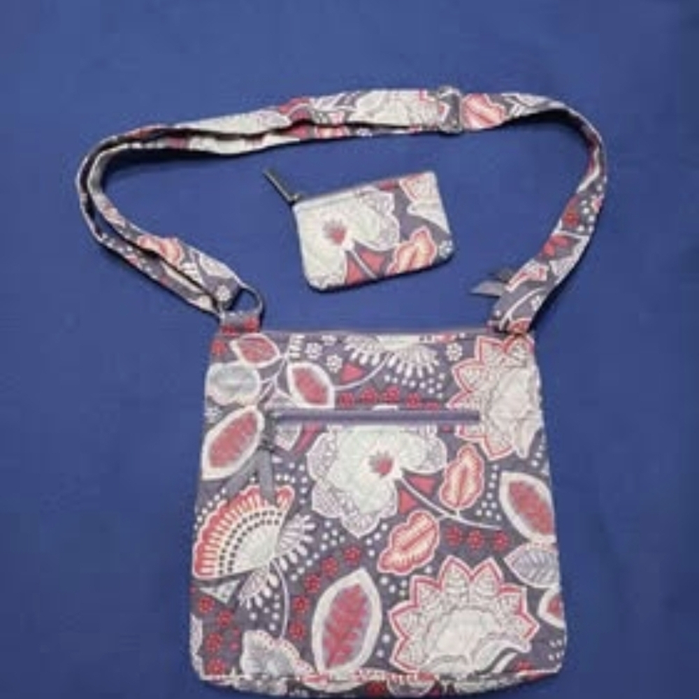 EUC Lot of 2pc Vera Bradley bags - crossbody bag with small zipper pouch